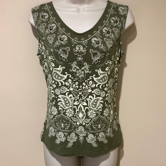 Old Navy Tops - Tapemeasure top